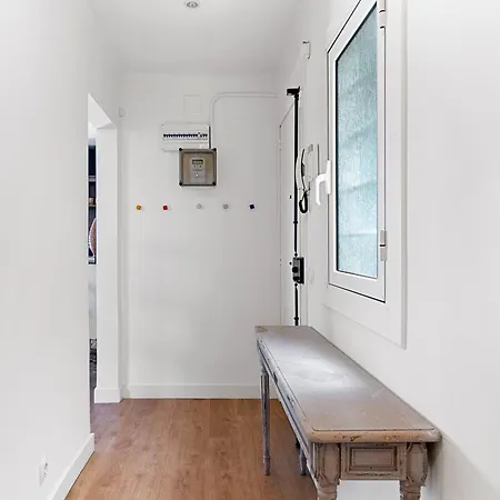 55m² Monthly Base W Terrace Ac Barcelona